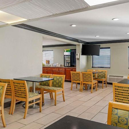 Quality Inn & Suites Morrow Atlanta South Bagian luar foto