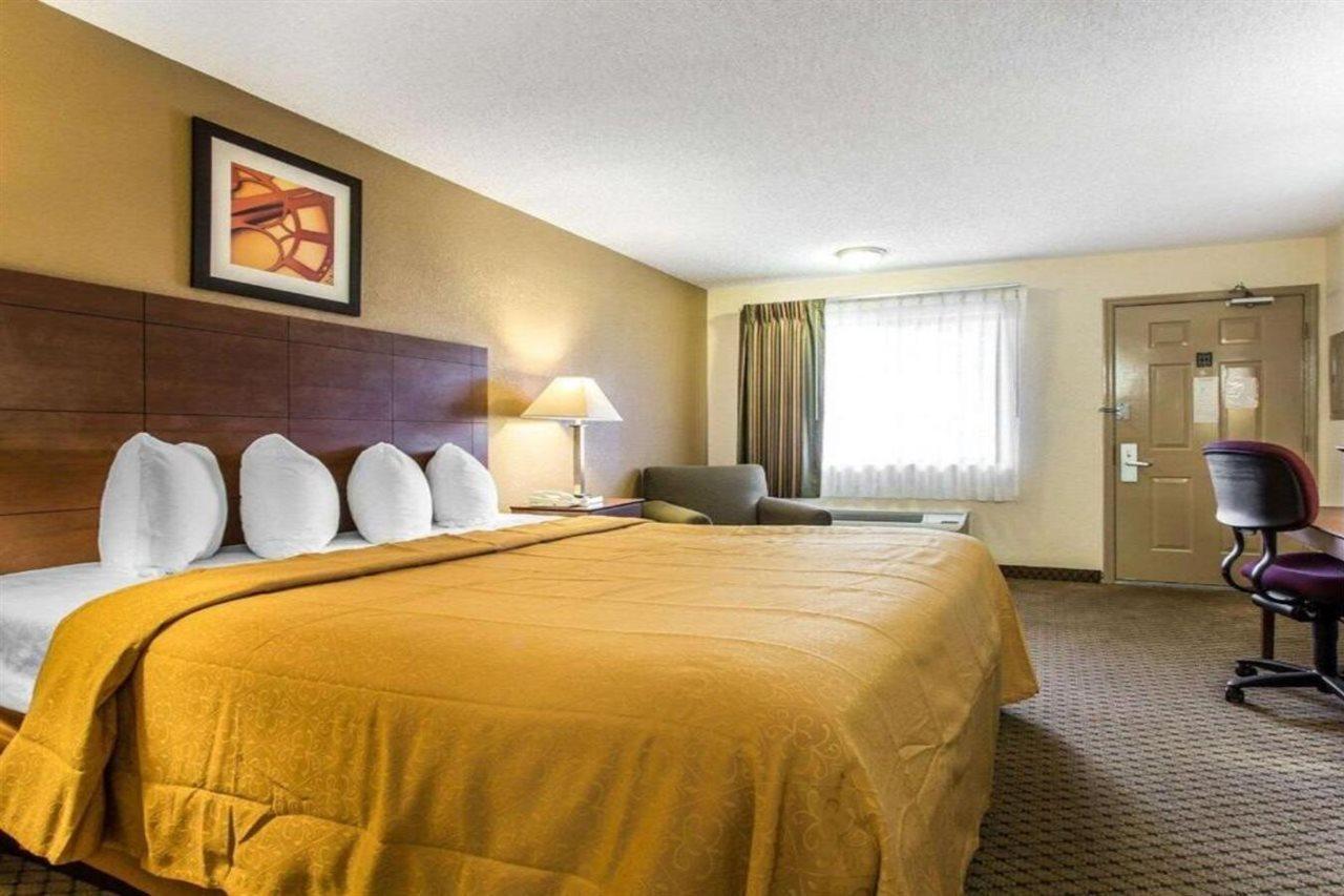 Quality Inn & Suites Morrow Atlanta South Bagian luar foto
