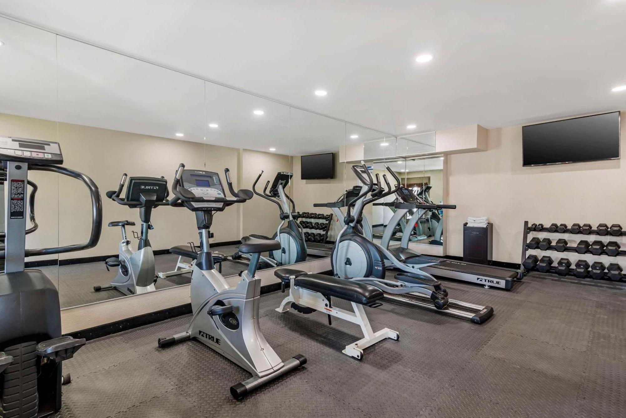 Quality Inn & Suites Morrow Atlanta South Bagian luar foto