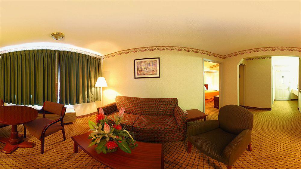 Quality Inn & Suites Morrow Atlanta South Bagian luar foto